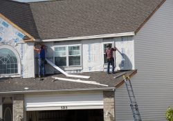Smithsburg siding contractor replacing the siding on a home.